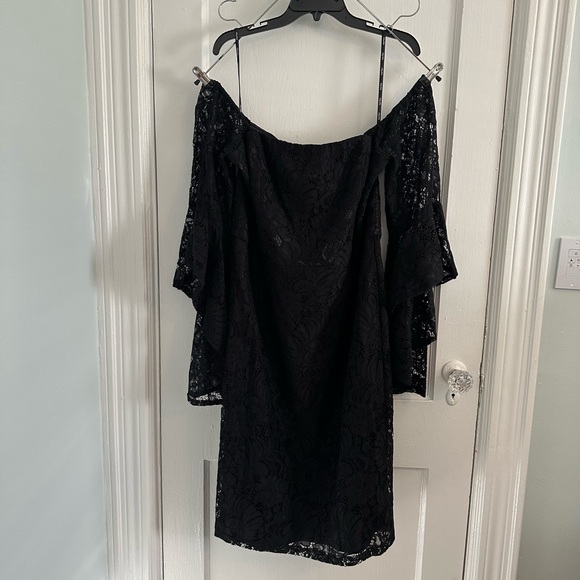 City Chic Mystic Lace Dress Size 18 Bell Sleeve Off Shoulder NWT - Picture 4 of 7